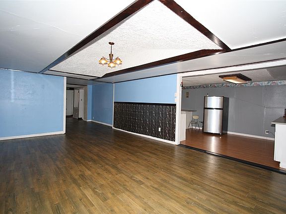 4th image of 503 4th Ave NE