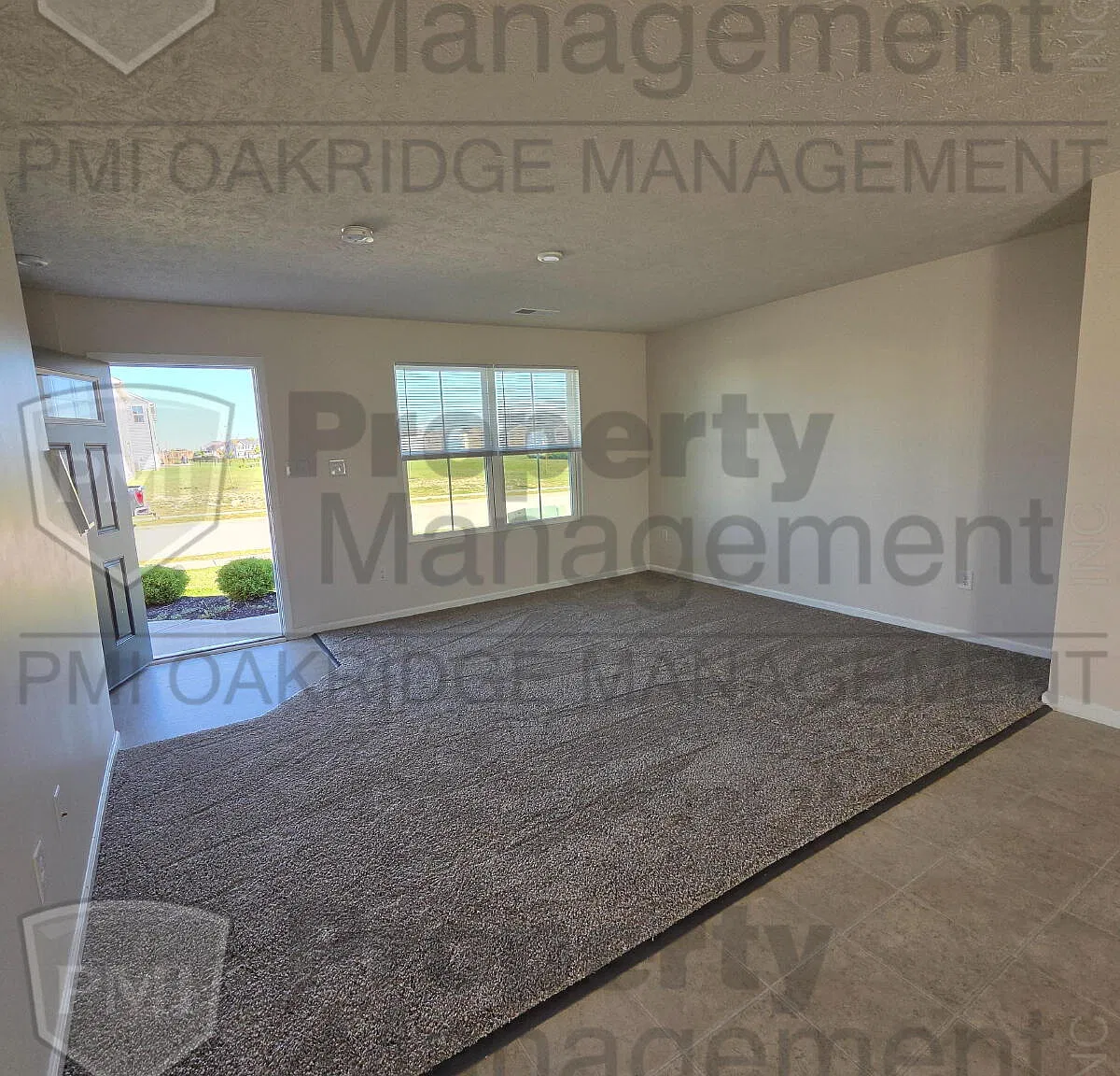 3 bed, 2.5 bath, 1440 sqft, $2,200 — Photo 3