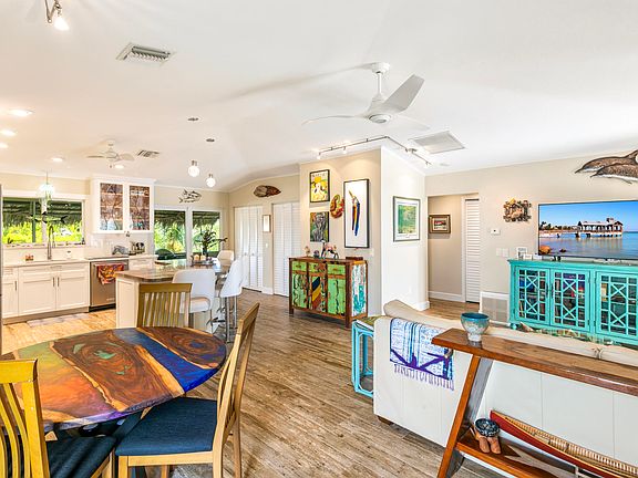 4th image of 653 Indies Rd