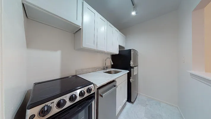 Rented by Bond New York | media 16