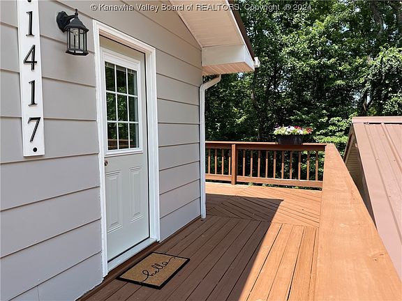 3rd image of 1417 Cunningham Dr