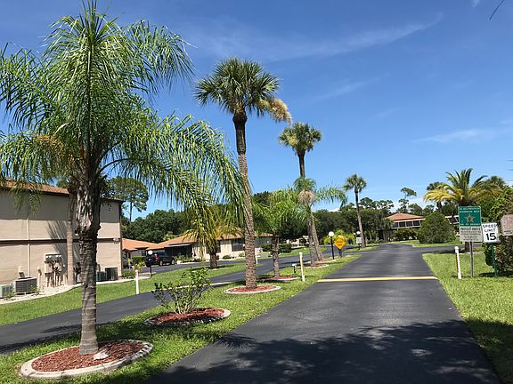 3rd image of 4022 Beaver Ln Unit 1000C