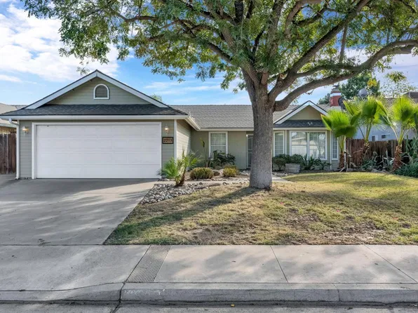 2253 Fernwood Dr, Hanford, CA 93230