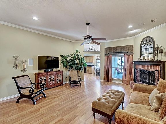 5th image of 3821 Park Oaks Ct