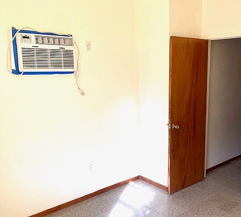 4th image of 158 E 107th St #4R
