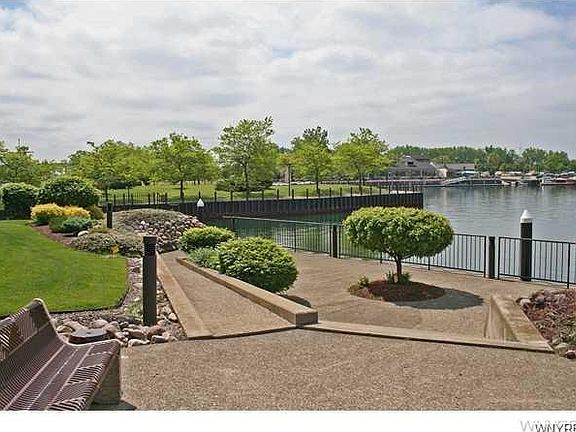 4th image of 40 Waterfront Cir Unit 306