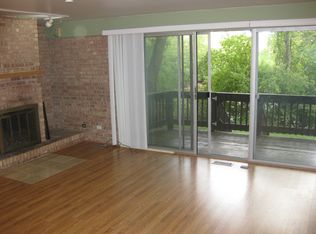 5503 Lakeside Dr APT 1C, Lisle, IL 60532