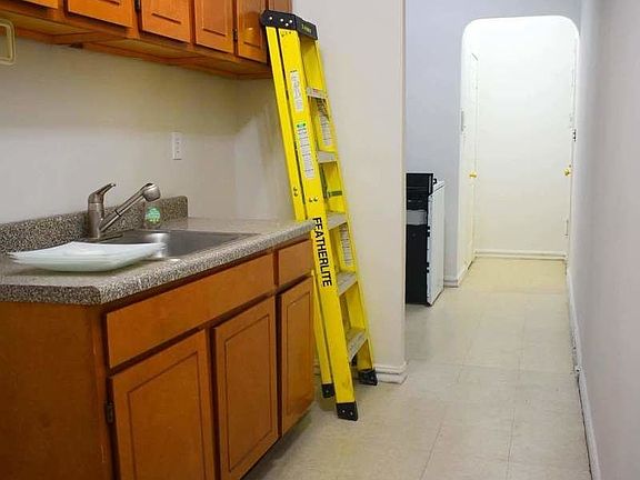 4th image of 6770 Yellowstone Blvd APT 1X