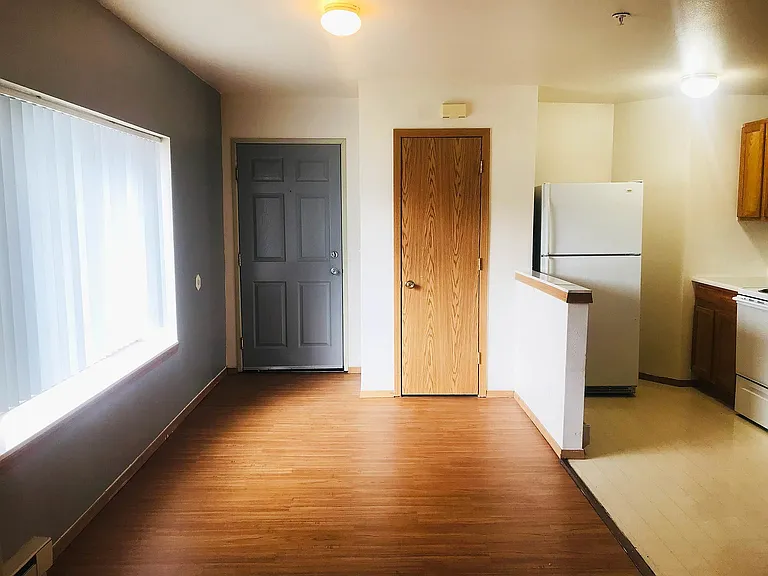 808 W Buffalo St — Photo 5
