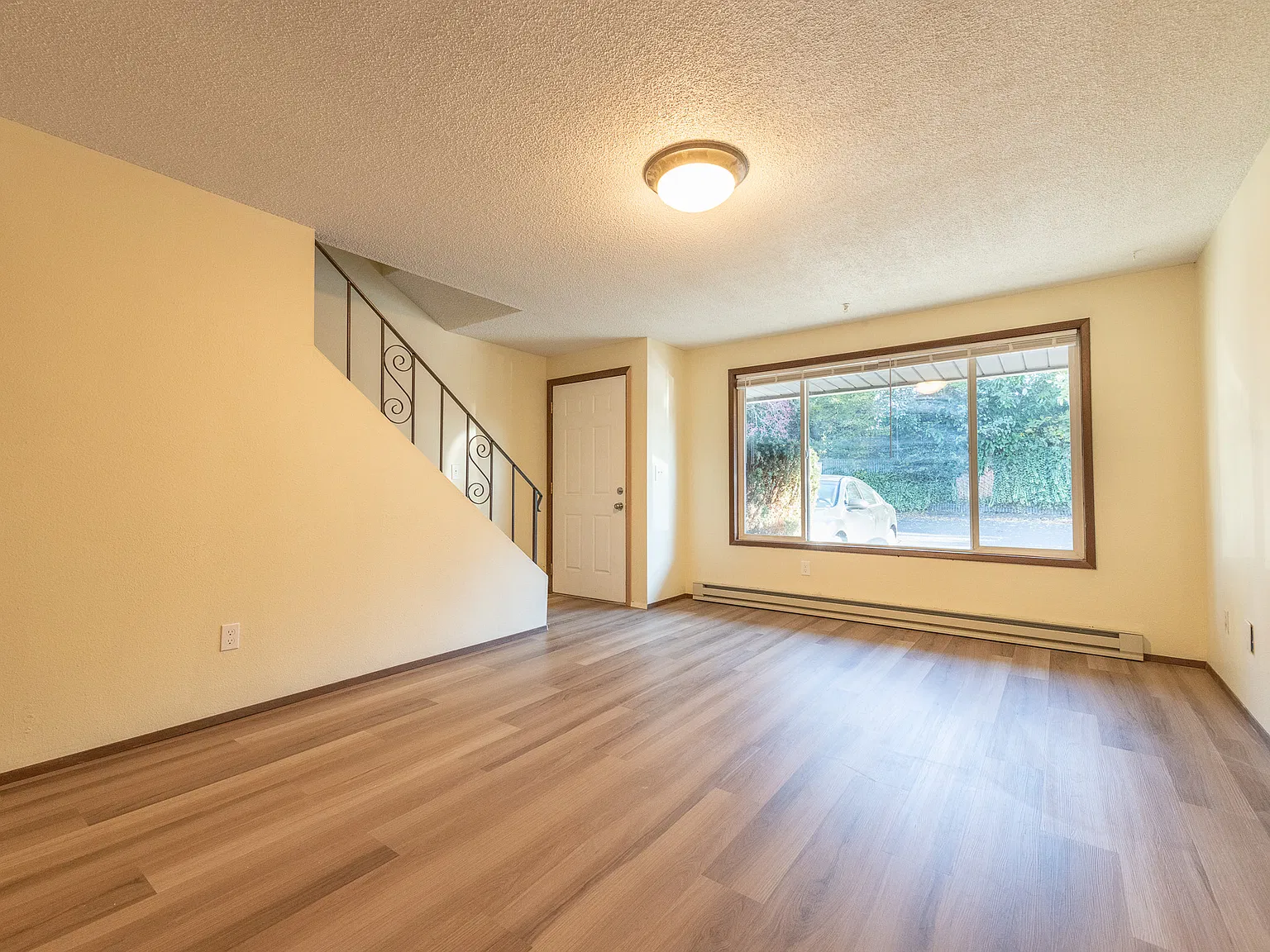 2 bed, 1.5 bath, 1000 sqft, $1,550 — Photo 1