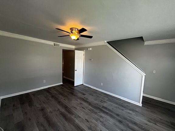 3rd image of 126 Roberta Dr #B