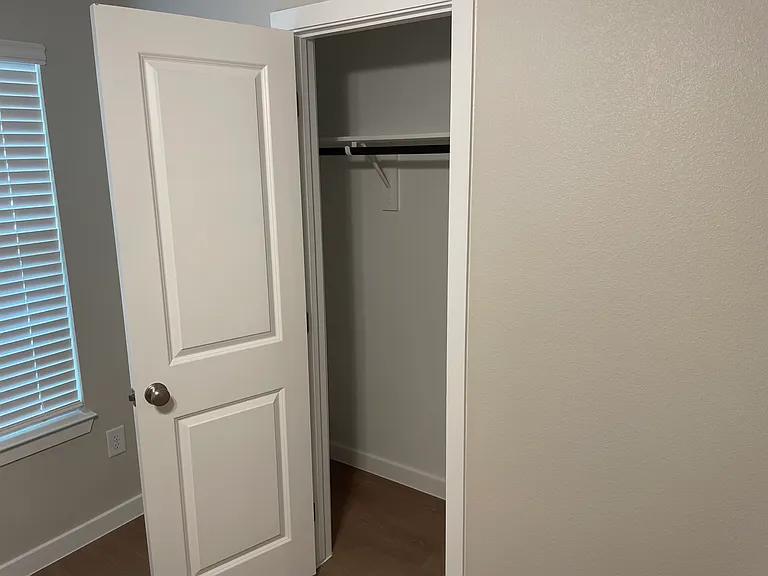 1405 Irigoyen St — Photo 21