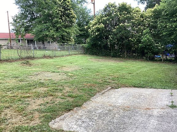 3rd image of 332 Waterford Dr