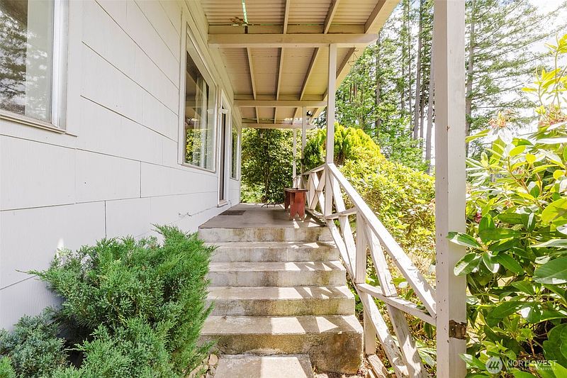 4th image of 3190 Bartolatz Road W