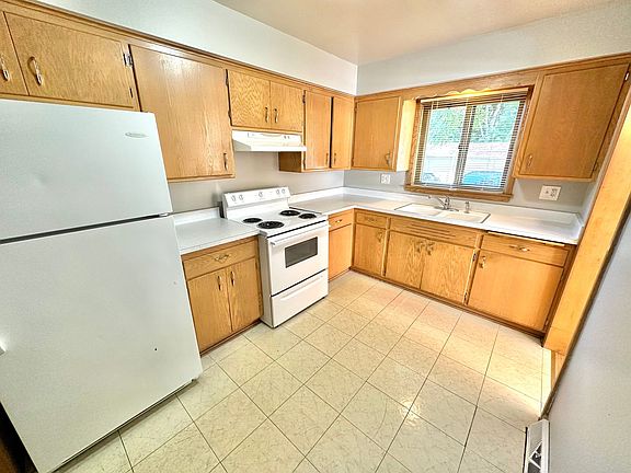 4th image of 4802-4812 W Wells St #4812-3