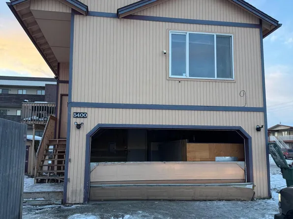 5400 New Smyrna Cir, Anchorage, AK 99508