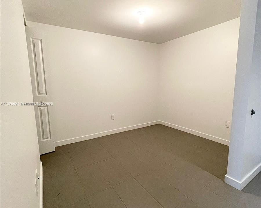 1st image of 1600 NE 1st Ave #25