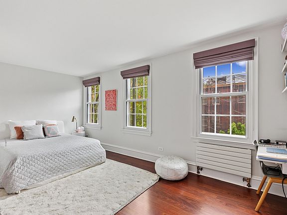 5th image of 277 W 12th St