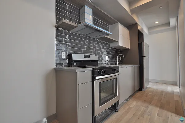 Rented by EXR | media 10