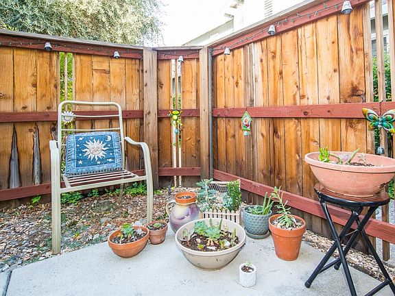 5th image of 315 N Cottonwood St APT 13