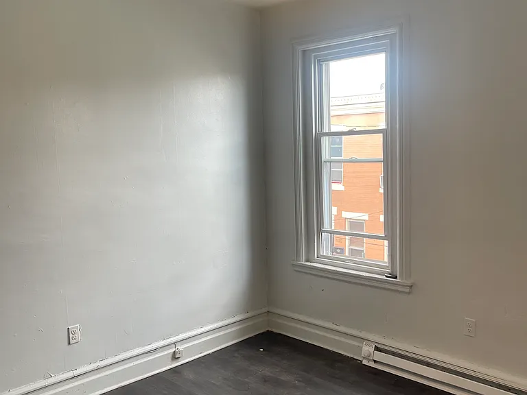 810 W Stella St — Photo 12