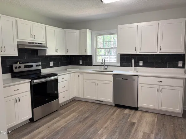 349 Strickland Hinton Rd, Zebulon, NC 27597