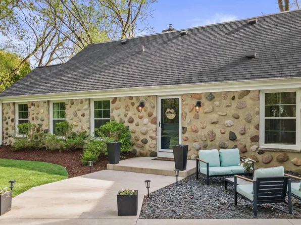 1005 Lone Tree ROAD, Elm Grove, WI 53122