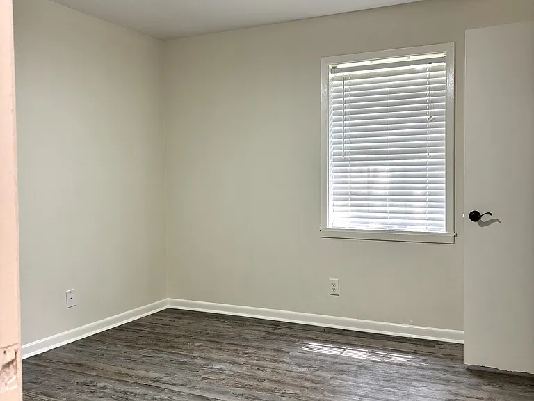 2411 Emerson St — Photo 12