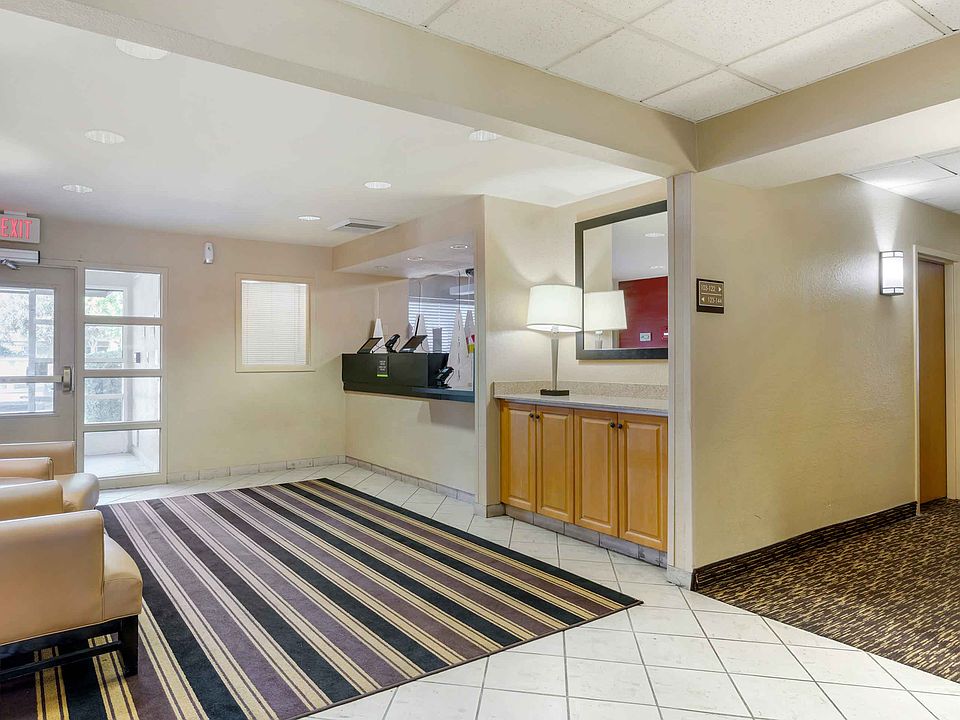Lobby and Guest Check-in