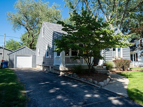 3rd image of 731 E Lincoln Ave