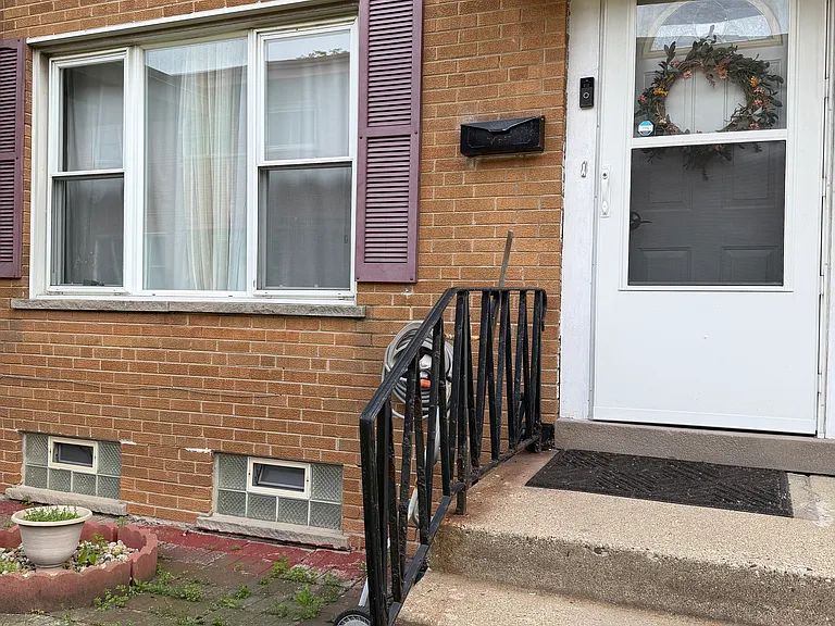 10043 Frontage Rd #D — Photo 3