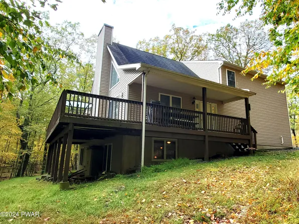 170 Heritage Dr, Lackawaxen, PA 18435