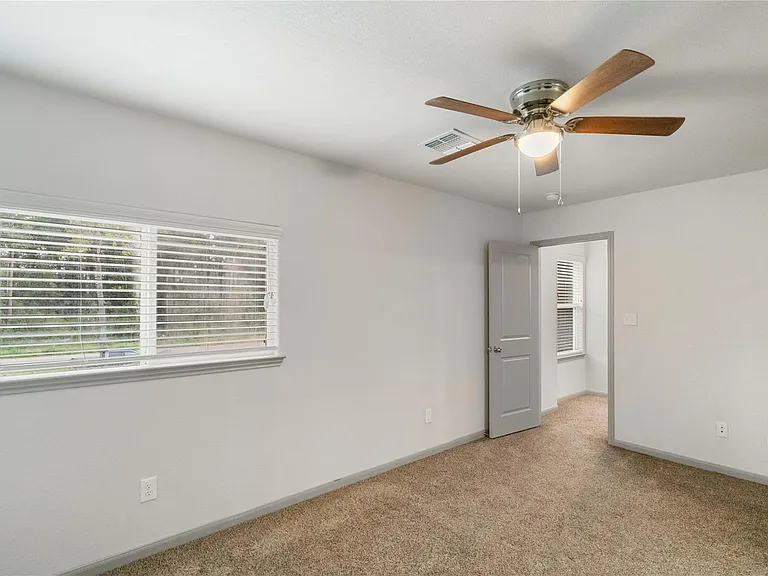 2702 Appian Way — Photo 14