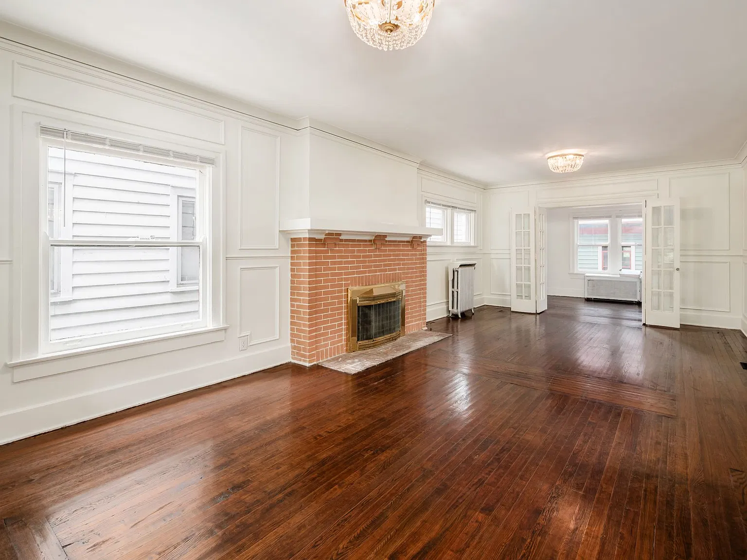 226 E Cassilly — Photo 3