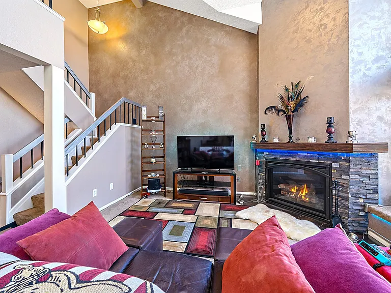 5861 W Atlantic Pl — Photo 4