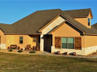 992 Mimosa Ln, Franklin, TX 77856