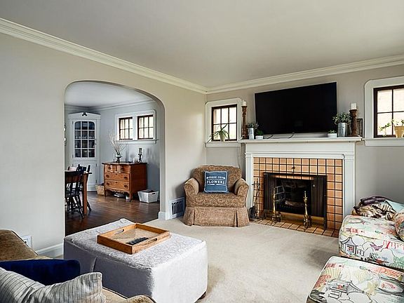 5th image of 335 Townview Cir N