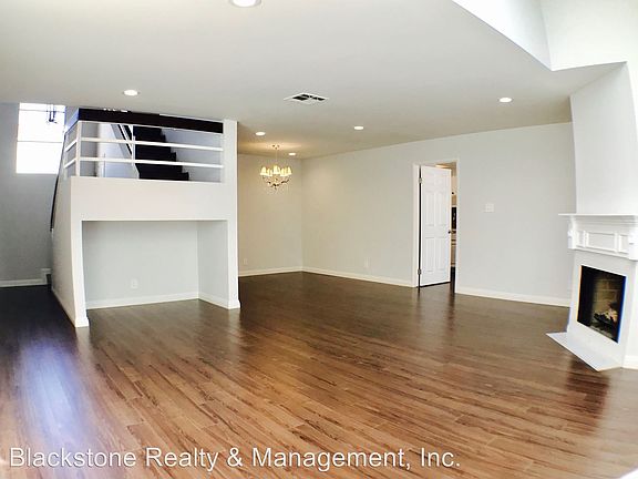 2nd image of 10762 National Blvd