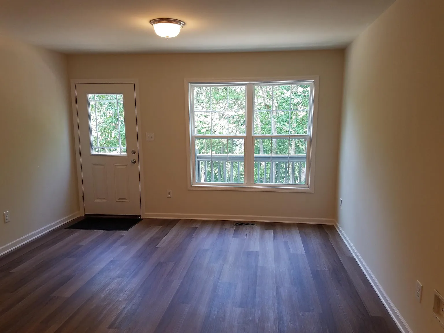 2 bed, 850 sqft, $1,950 — Photo 2