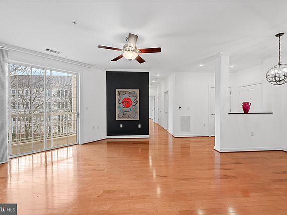 3rd image of 400 Cameron Station Blvd APT 305