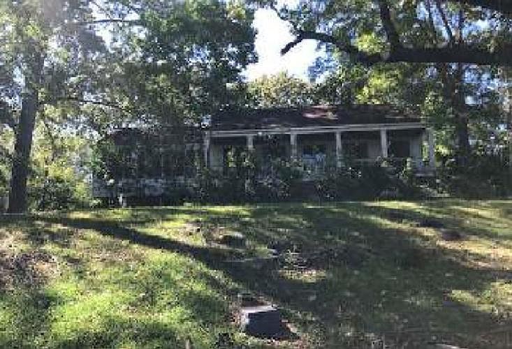 1st image of 3004 Country Club Dr