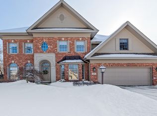 25 Ridgefield Ln, Willowbrook, IL 60527