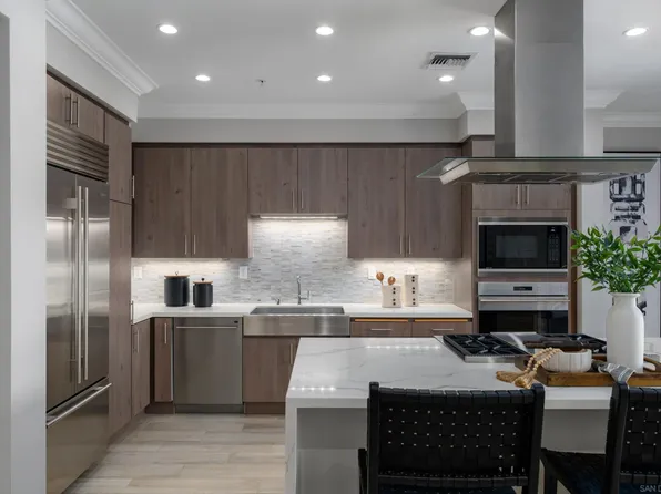 3025 Byron St Unit 204, San Diego, CA 92106