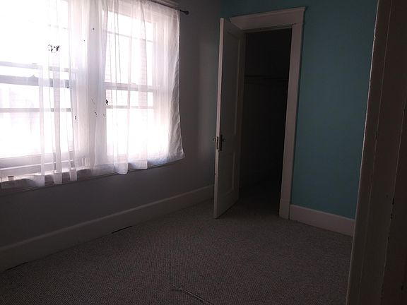 3rd image of 1290 W 105th St #Up