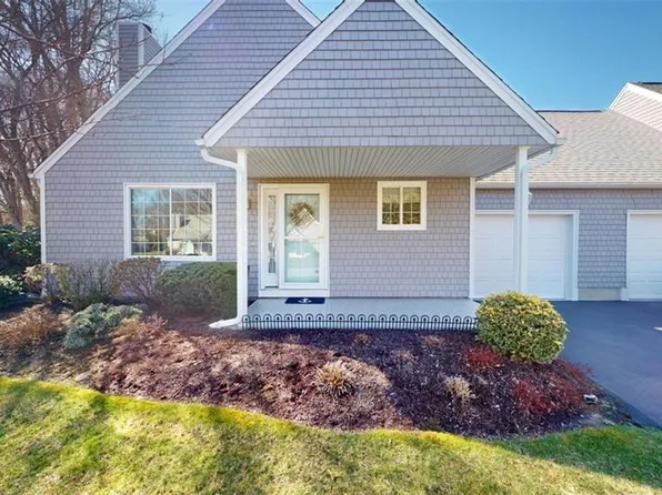 28 Riverdell Dr, Saunderstown, RI 02874