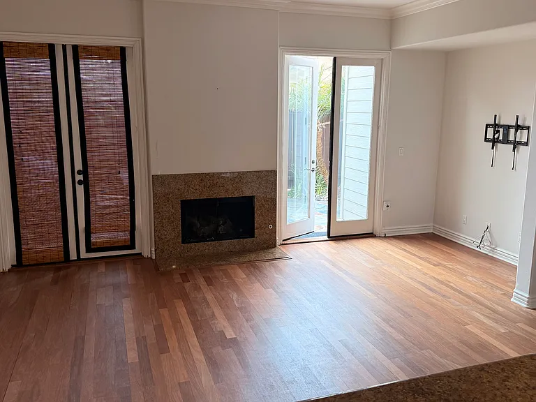 6824 Draper Ave — Photo 5