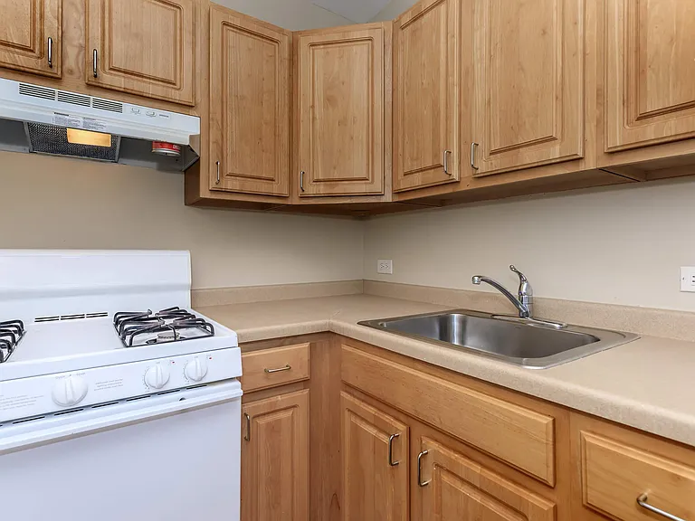 Sheridan Park Apartments — Photo 6