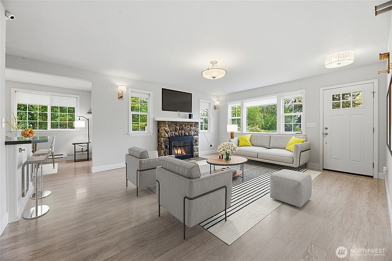 4th image of 10209 A Street S