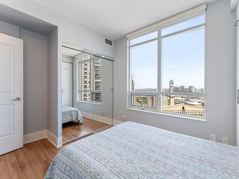 330 Burnhamthorpe Rd W #2604 — Photo 16