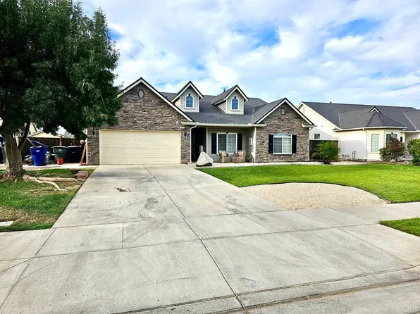 980 Fallenleaf Dr, Lemoore, CA 93245